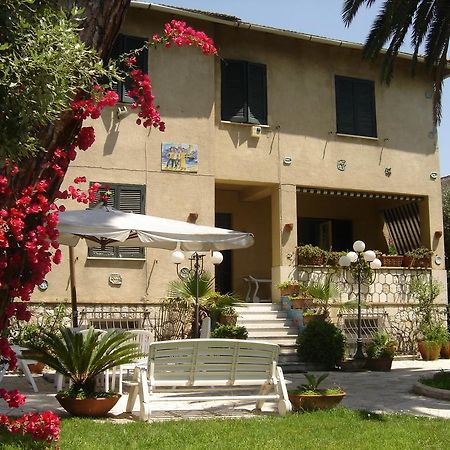 B&B Villa Fantasia Gaeta Ngoại thất bức ảnh